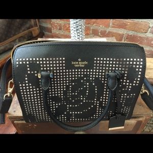 kate spade Bags - Kate Spade Black & Pink Cutout Crossbody bag kate spade Bags - Kate Spade Black & Pink Cutout Crossbody bag
